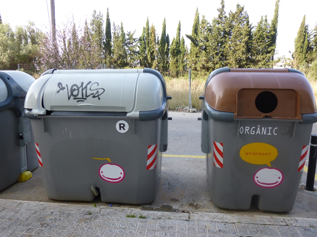 Vilanova eliminará los contenedores de basura: deberemos usar bolsas con chip