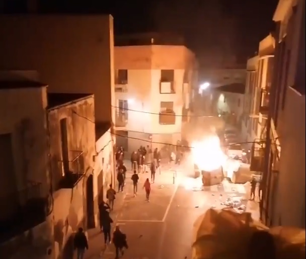 Graves incidentes en Vilanova I la Geltrú tras una concentración de apoyo a Pablo Hasél