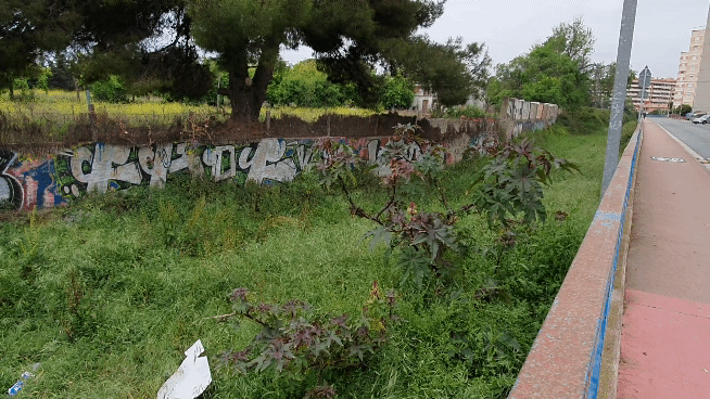 Aparca como puedas en Vilanova i la Geltrú (aunque sea en el torrente)