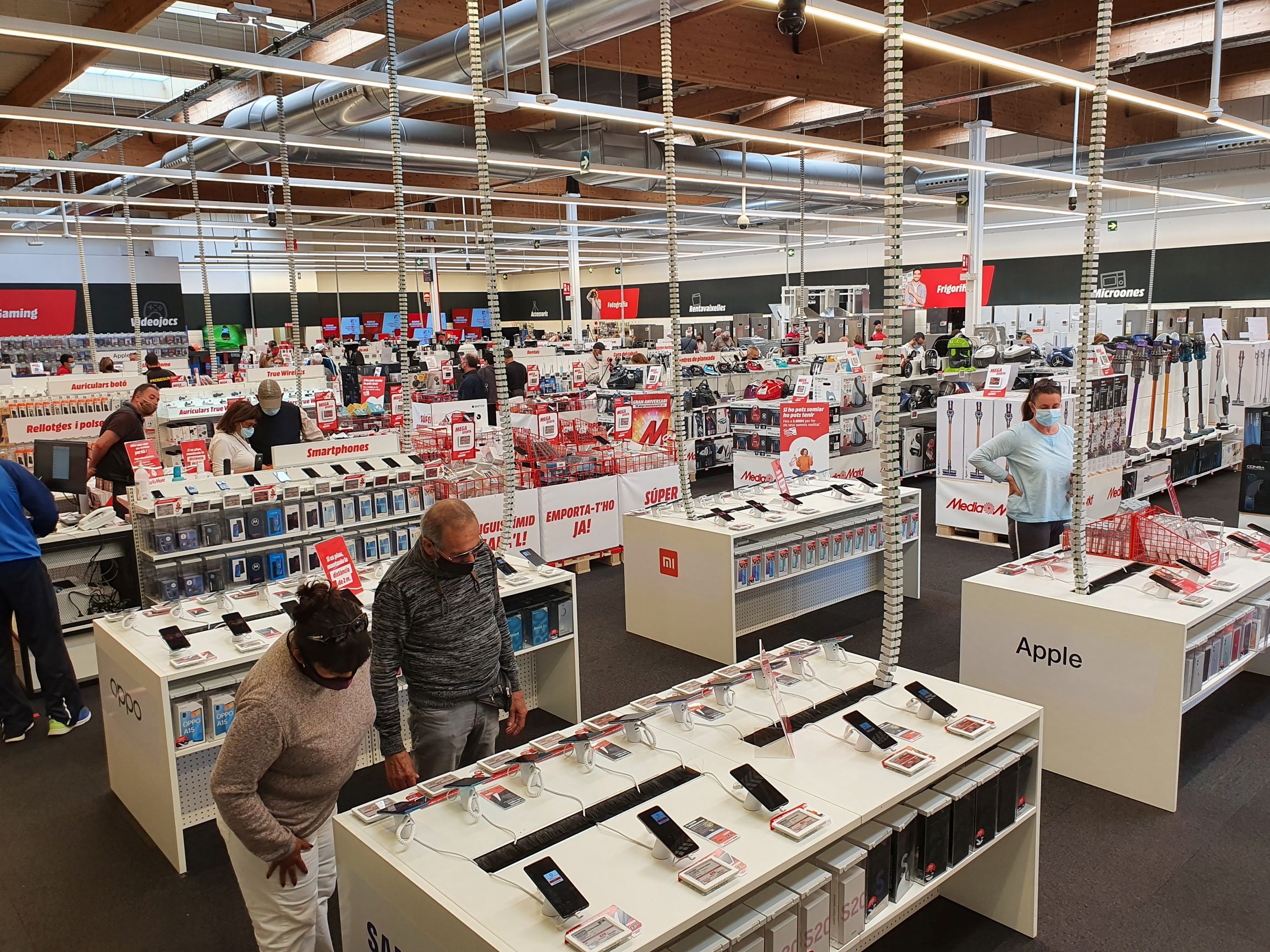 Mediamarkt inaugura una tienda en Calafell, junto a los multicines