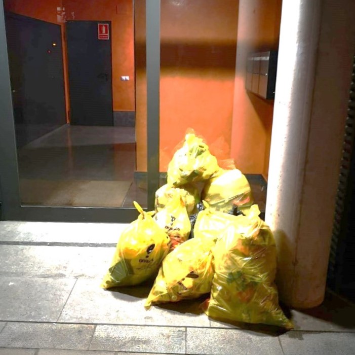 La oposición denuncia las prisas y el coste que tendrá la recogida de basuras puerta a puerta en Vilanova i la Geltrú