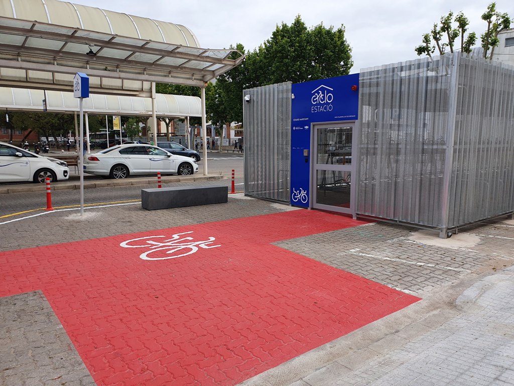El nuevo aparcamiento vigilado para bicis de la estación será gratuito hasta final de año