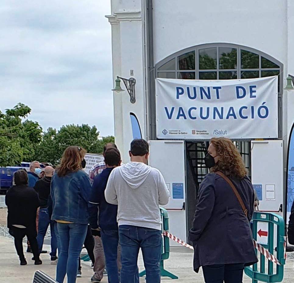 Vilanova suma 1.032 contagios en una semana. Las vacunas a destajo vuelven al Museo del Ferrocarril