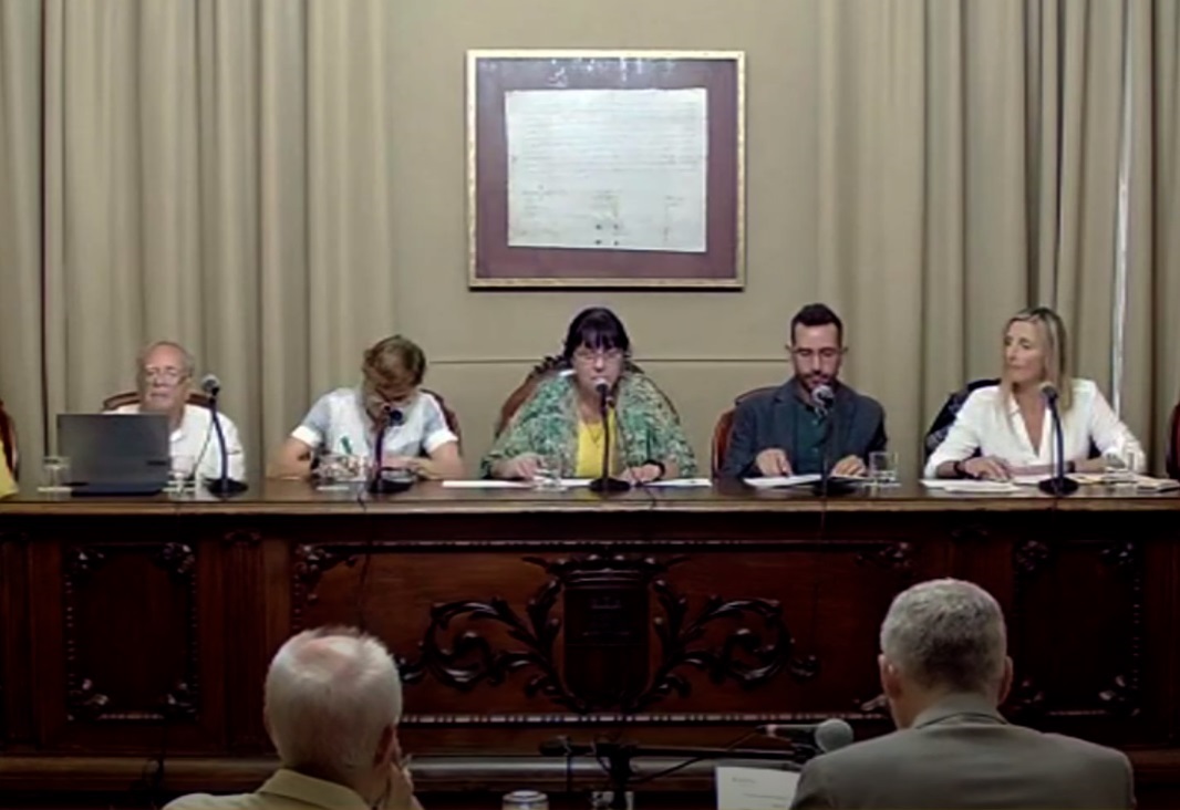 El gobierno municipal ERC-Junts se pega su primer castañazo en el debate de los impuestos y tasas