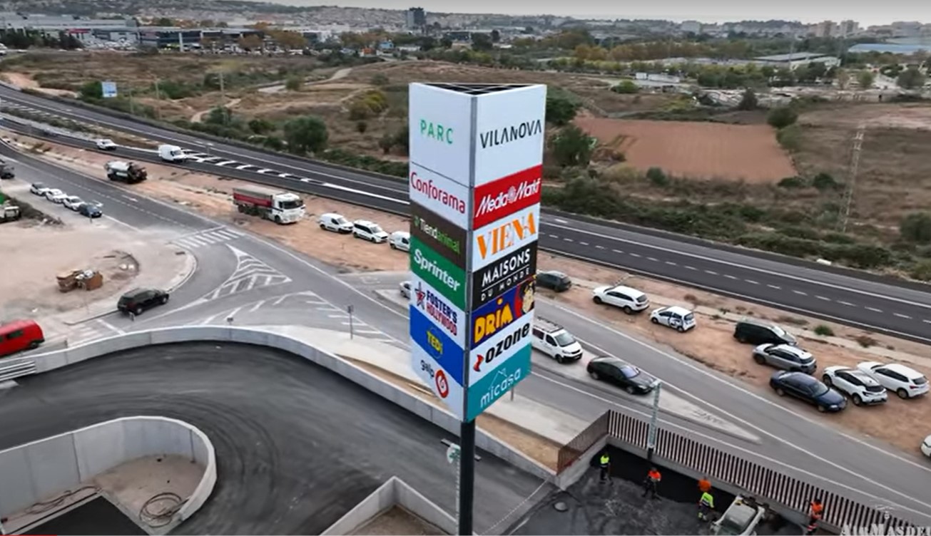 El centro comercial Vilanova,  a punto de inaugurarse: nuevas imágenes a vista de dron, tiendas…