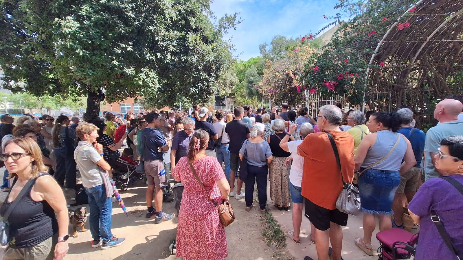 Unas 200 personas claman justicia en Vilanova por el asesinato de un vecino sin hogar
